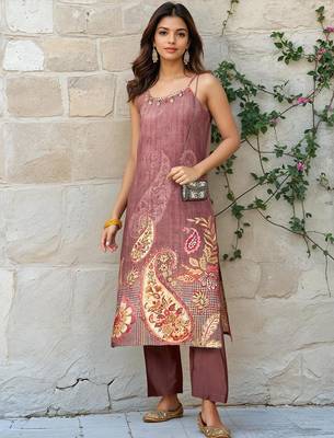 Women Paisley Printed Regular Beads and Stones Kurta with Trousers 1