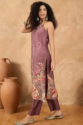 Women Paisley Printed Regular Beads and Stones Kurta with Trousers