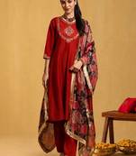 Women Floral Embroidered Regular Kurta with Trousers & With Dupatta Kurta Sets