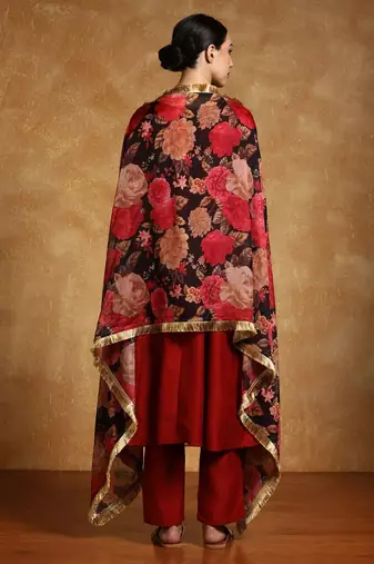 Women Floral Embroidered Regular Kurta with Trousers & With Dupatta Kurta Sets