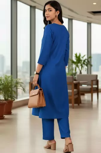 Women Ethnic Motifs Regular Kurta with Trousers & With Dupatta