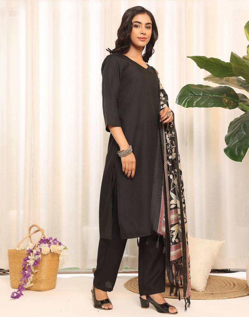 V-Neck Straight Kurta With Trouser