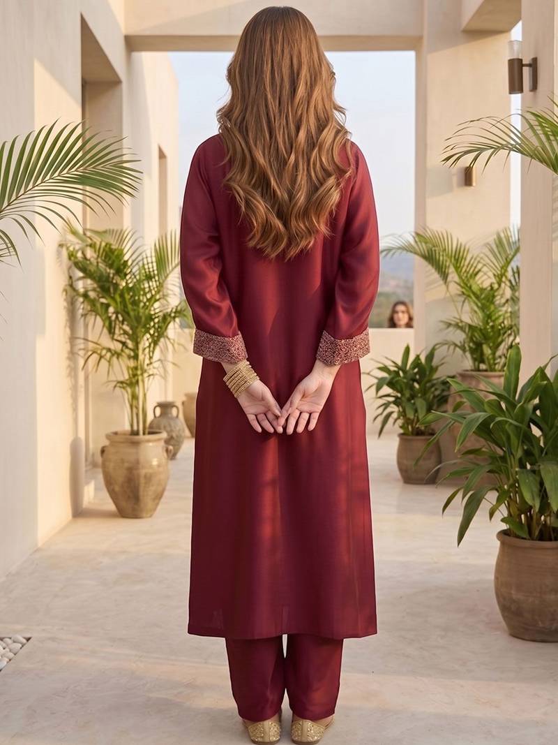 Women Ethnic Motifs Embroidered Regular Thread Work Kurta with Trousers