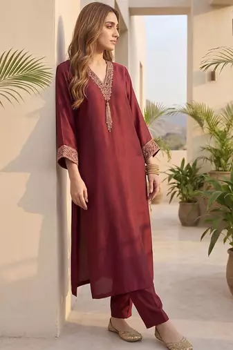 Women Ethnic Motifs Embroidered Regular Thread Work Kurta with Trousers