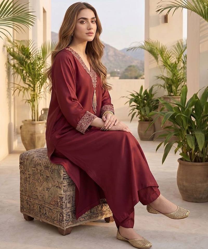 Women Ethnic Motifs Embroidered Regular Thread Work Kurta with Trousers