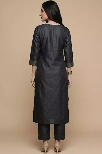 Women Regular Thread Work Kurta with Trousers