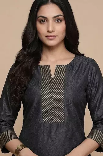 Women Regular Thread Work Kurta with Trousers