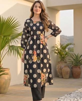 Floral Printed Regular Kurta with Trousers 1