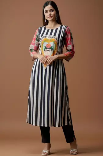 Women Printed Regular Kurta with Trousers
