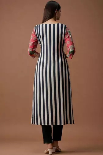 Women Printed Regular Kurta with Trousers