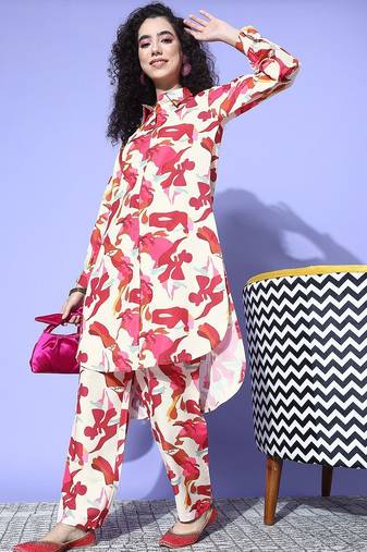 Women Printed Regular Kurta with Trousers