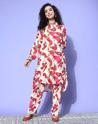 Women Printed Regular Kurta with Trousers 3