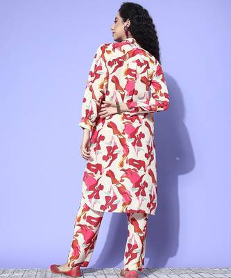 Women Printed Regular Kurta with Trousers 5