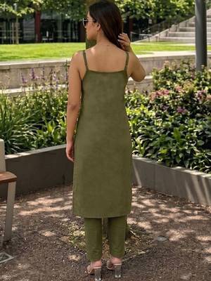 Women Ethnic Motifs Embroidered Regular Thread Work Kurta with Trousers 3