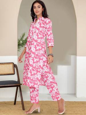 Women Floral Printed Pure Cotton Kurta with Trousers 3