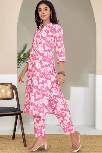 Women Floral Printed Pure Cotton Kurta with Trousers