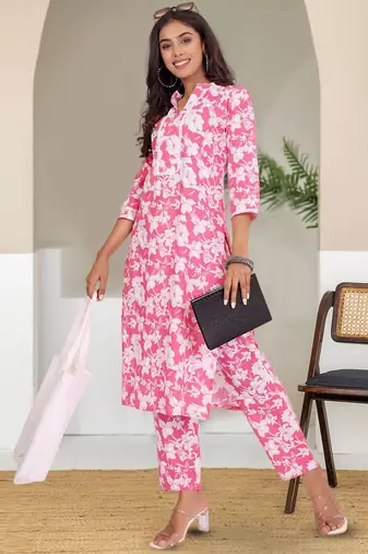 Women Floral Printed Pure Cotton Kurta with Trousers