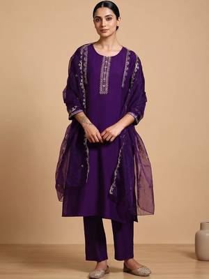 Women Ethnic Motifs Embroidered Regular Thread Work Kurta with Trousers & With Dupatta 7