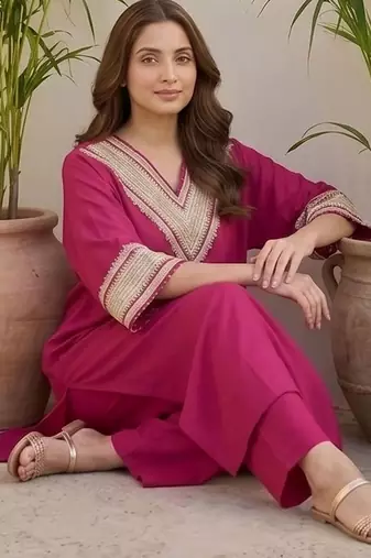 Women Yoke Design Regular Kurta with Trousers