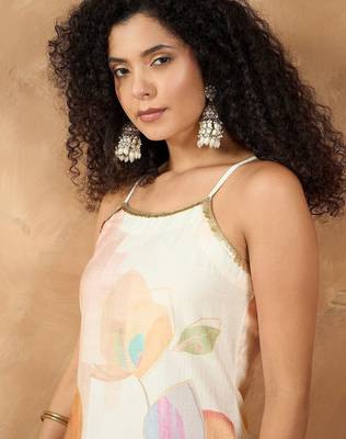 Women Spaghetti strap floral kurta with trousers 3