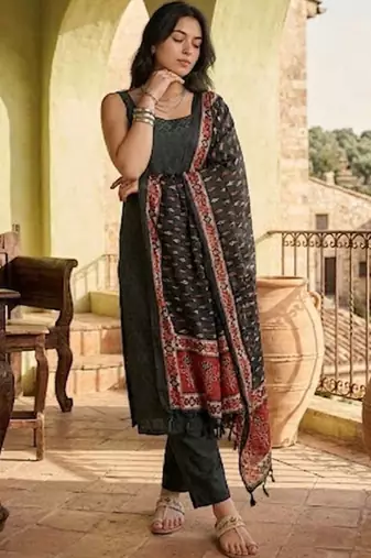 Women Regular Kurta with Trousers & With Dupatta