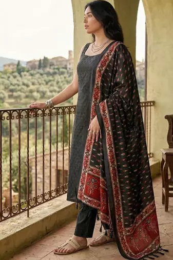 Women Regular Kurta with Trousers & With Dupatta