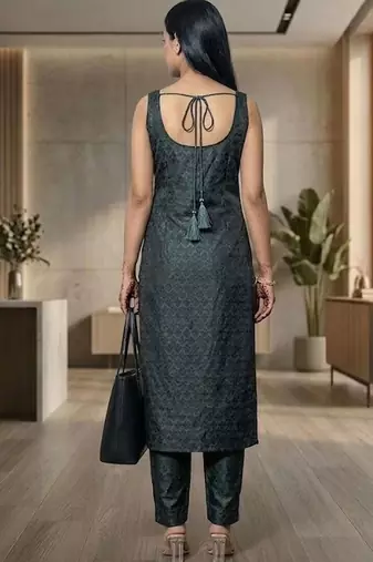 Women Regular Kurta with Trousers