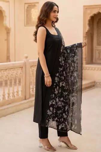 Women Regular Kurta with Trousers & With Dupatta