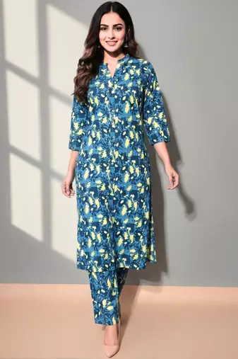 Women Floral Printed Regular Kurta with Trousers