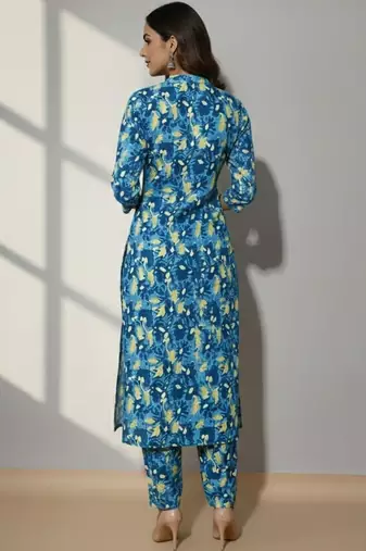 Women Floral Printed Regular Kurta with Trousers