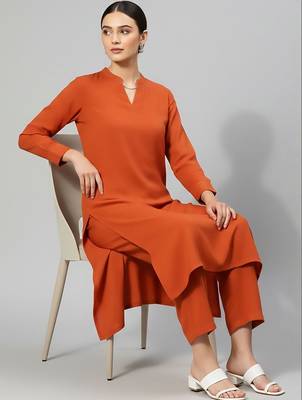 Women Regular Silk Crepe Kurta with Trousers 4