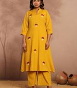 Women Ethnic Motifs Embroidered Regular Thread Work Kurta with Trousers