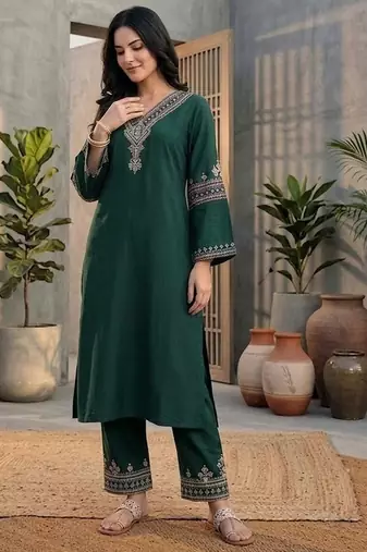 Ethnic Motifs Embroidered Regular Kurta with Trousers & With Dupatta