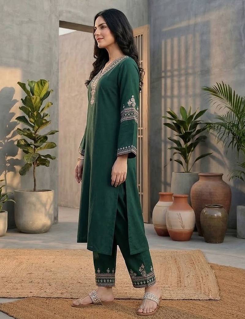 Ethnic Motifs Embroidered Regular Kurta with Trousers & With Dupatta
