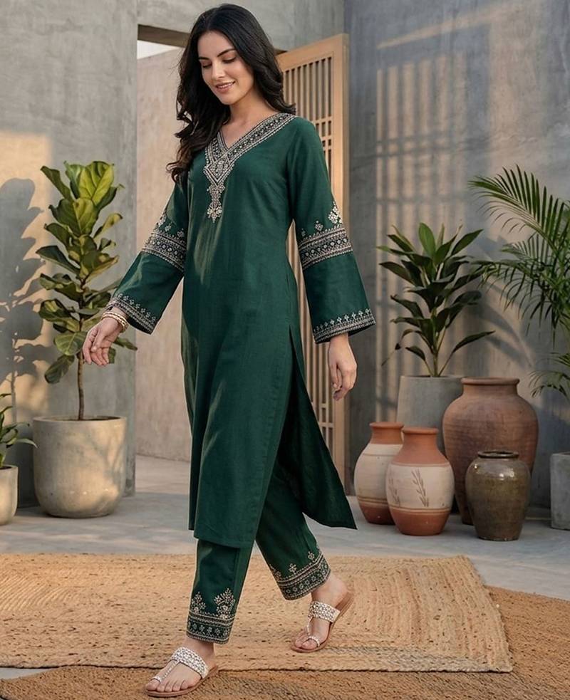 Ethnic Motifs Embroidered Regular Kurta with Trousers & With Dupatta