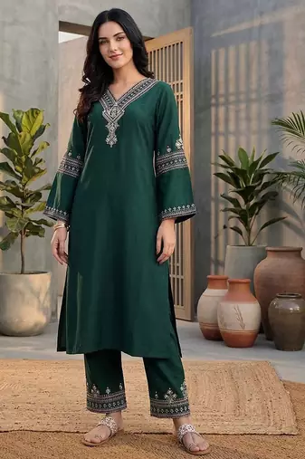 Ethnic Motifs Embroidered Regular Kurta with Trousers & With Dupatta