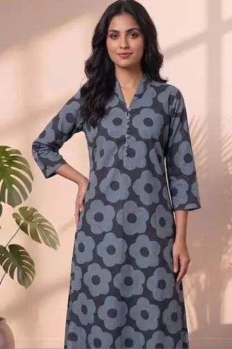 Women Floral Printed Regular cotton Kurta with Trousers