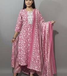 Women Floral Printed Regular Thread Work Kurta with Trousers & With Dupatta