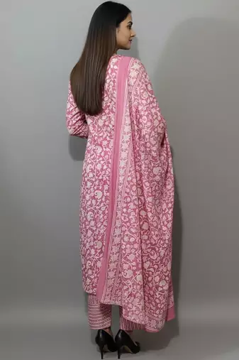 Women Floral Printed Regular Thread Work Kurta with Trousers & With Dupatta