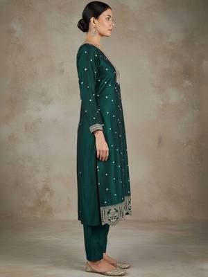 Women Ethnic Motifs Embroidered Regular Thread Work Kurta with Trousers & With Dupatta 3