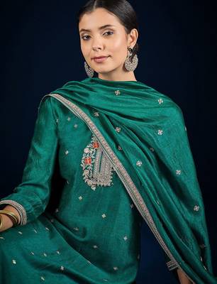 Women Ethnic Motifs Embroidered Kurta with Trousers & Dupatta 2