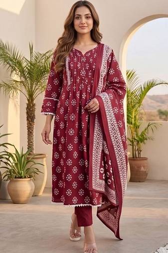 Women Ethnic Motifs Printed Pleated Kurta with Trousers & With Dupatta