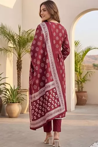 Women Ethnic Motifs Printed Pleated Kurta with Trousers & With Dupatta