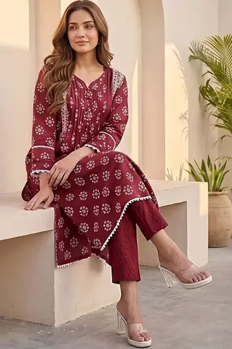 Women Ethnic Motifs Printed Pleated Kurta with Trousers & With Dupatta