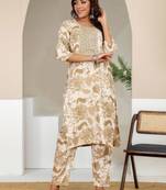 Women Floral Printed Kurta with Trousers