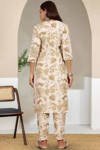 Women Floral Printed Kurta with Trousers