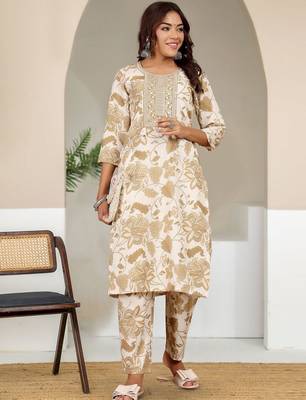 Women Floral Printed Kurta with Trousers 5