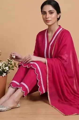 Women Floral Embroidered Regular Thread Work Kurta with Trousers & With Dupatta