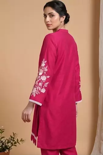 Women Floral Embroidered Regular Thread Work Kurta with Trousers & With Dupatta