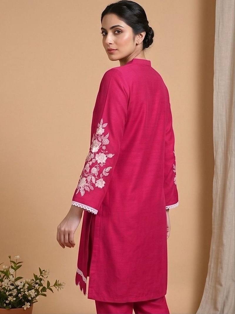 Women Floral Embroidered Regular Thread Work Kurta with Trousers & With Dupatta